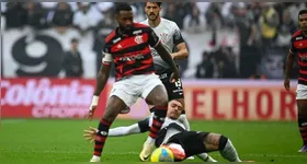 Com um a menos, o Flamengo resistiu à pressão do Corinthians e garantiu vaga na final da Copa do Brasil, contra o Atlético-MG.