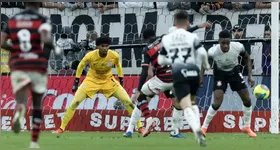 O Corinthians não conseguiu superar o Flamengo mesmo jogando com um a mais desde o primeiro tempo.