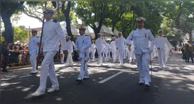 Desfile cívico-militar em Belém contou com a participação de 5 mil militares e civis