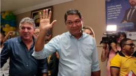 Eguchi acena aos apoiadores de sua candidatura a prefeito