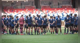 Elenco do Clube do Remo durante treino no Mangueirão, às vésperas do jogo do acesso contra o São Bernardo.