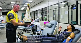 Ação de doação de sangue teve a presença da imagem de Nossa Senhora de Nazaré.