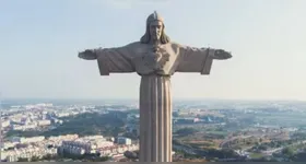 Estátua de Cristo, em Almada, Portugal