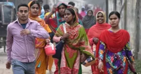 A população de Bangladesh protesta contra o atual governo.