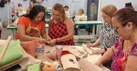 20 moradores se inscreveram para o curso de artesanato em malva amazônica.