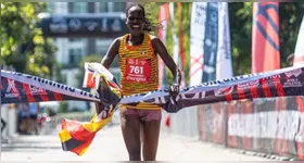 Atleta olímpica de Uganda Rebecca Cheptegei morreu após ser queimada pelo ex-namorado.