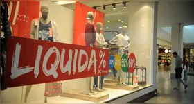 Durante a semana do cliente, é habitual que as empresas façam muitas promoções para a população, mas a atenção e a cautela devem ser redobradas nesse período.