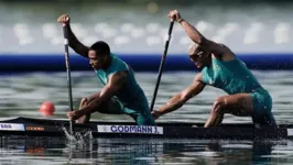 Isaquias Queiroz e Jacky Godmann estão nas semifinais da C2 500m.