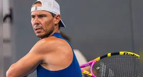 Rafael Nadal é um dos maiores nomes do tênis mundial, com uma carreira repleta de títulos e conquistas.