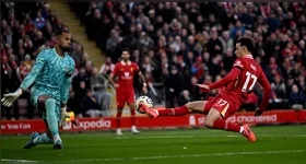 Curtis Jones marcou o gol da vitória para o Liverpool no clássico contra o Chelsea.