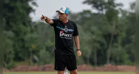 Márcio Fernandes comanda treino do Paysandu no CT Raul Aguillera.