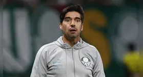 O treinador Abel Ferreira precisa encontrar uma alternativa para a ausência de Estêvão no ataque do Palmeiras.