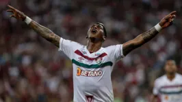 Yony González comemora gol marcado pelo Fluminense em 2023.