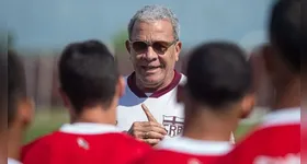 Hélio dos Anjos, que assumiu o CRB após deixar a Curuzu, agora está no caminho do Paysandu na luta contra o rebaixamento.