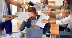 Muitos desses profissionais tendem a ter mais sobrecarga mental por conta do trabalho.