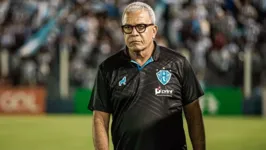 Nas redes sociais, torcedores bicolores não perdoam Hélio dos Anjos pela má fase do Paysandu na Série B 2024.