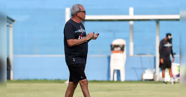 Imagem ilustrativa da notícia Altos e baixos: os números de Hélio dos Anjos no Paysandu