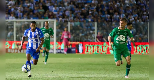 Imagem ilustrativa da notícia Na raça, Paysandu vence Chapecoense e se distancia do Z4