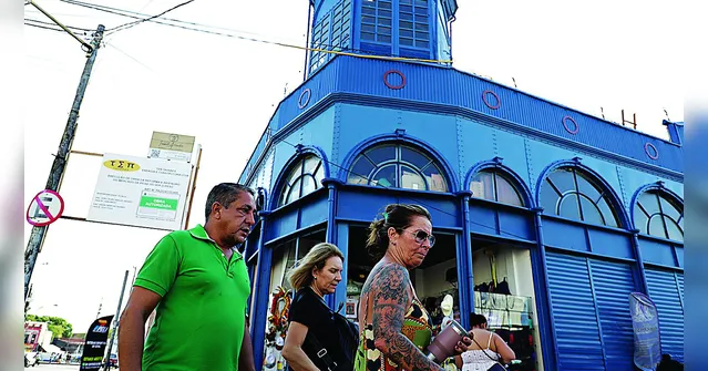 Imagem ilustrativa da notícia Turistas conhecem a cidade e vivenciam momento de fé