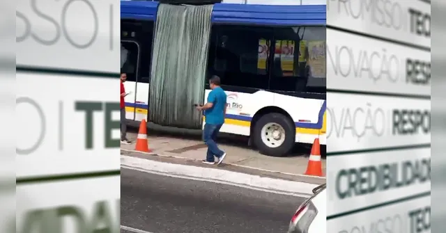 Imagem ilustrativa da notícia Vídeo: Mulher morre atropelada por ônibus no BRT