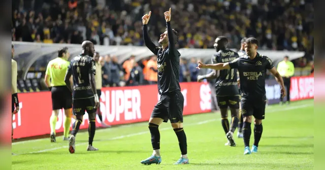 Imagem ilustrativa da notícia Criciúma vence Atlético-GO com golaço no Brasileirão