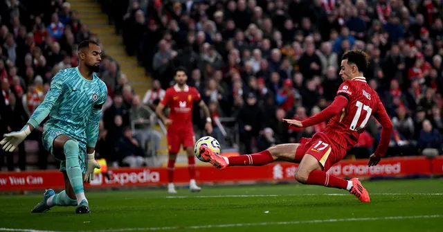 Imagem ilustrativa da notícia Liverpool vence Chelsea e retoma liderança da Premier League