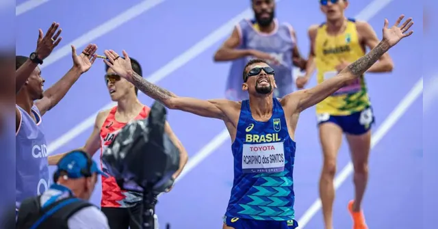 Imagem ilustrativa da notícia É Ouro! Júlio Cesar 'mói' bate recorde mundial nos 5.000m