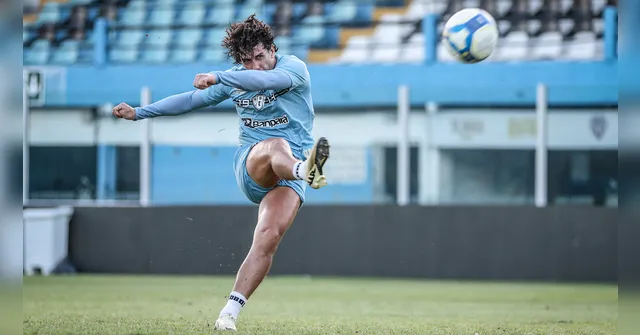 Imagem ilustrativa da notícia Paysandu encara Chapecoense para fugir do Z4 da Série B