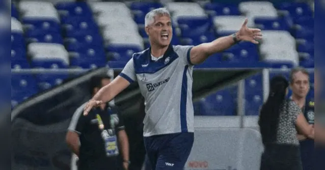 Imagem ilustrativa da notícia Santana critica arbitragem e mira reforços do Remo para 2025