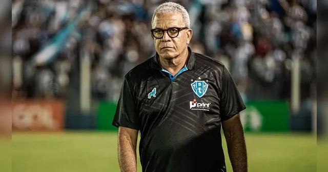 Imagem ilustrativa da notícia Torcida esquece "pênalti" e pede demissão de Hélio dos Anjos