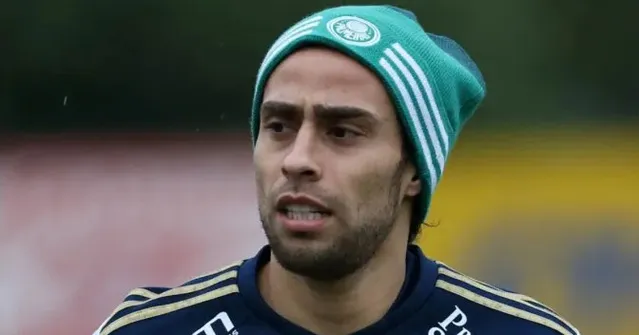 Imagem ilustrativa da notícia Ex-Palmeiras, Valdivia é preso no Chile por abuso sexual