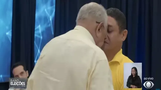 Imagem ilustrativa da notícia Vídeo: prefeito agride candidato durante debate na Band