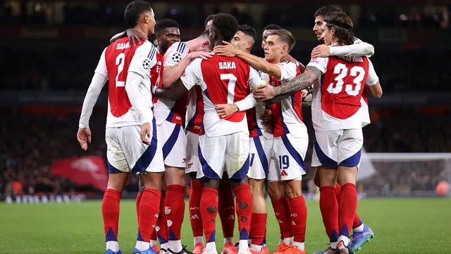 Imagem ilustrativa da notícia Arsenal aproveita falhas e vence PSG em Londres