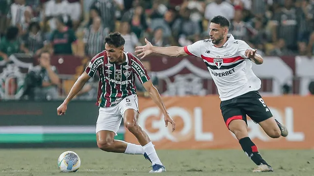 Imagem ilustrativa da notícia São Paulo vai à CBF reclamar de arbitragem em partida contra o Flu