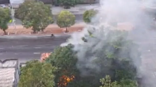 Imagem ilustrativa da notícia Terreno abandonado volta a pegar fogo na João Paulo II