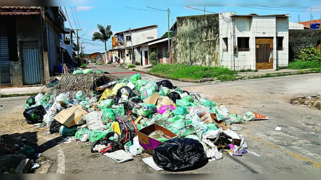 Imagem ilustrativa da notícia Lixo espalhado nas ruas ainda é dor de cabeça em Ananindeua