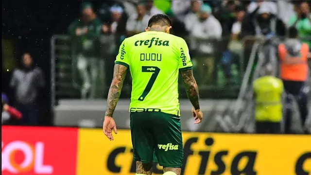 Imagem ilustrativa da notícia Dudu "dá a vida" para reconquistar espaço no Palmeiras