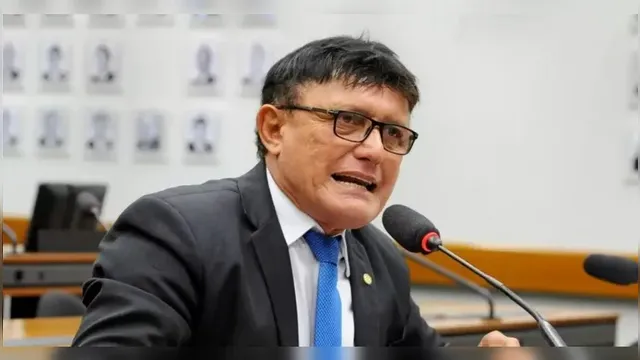 Imagem ilustrativa da notícia Éder Mauro responde denúncias de tortura e agressões