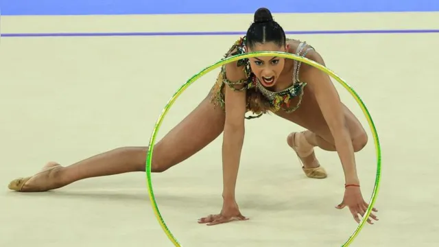 Imagem ilustrativa da notícia Bárbara Domingos fica em 10º na final da ginástica rítmica