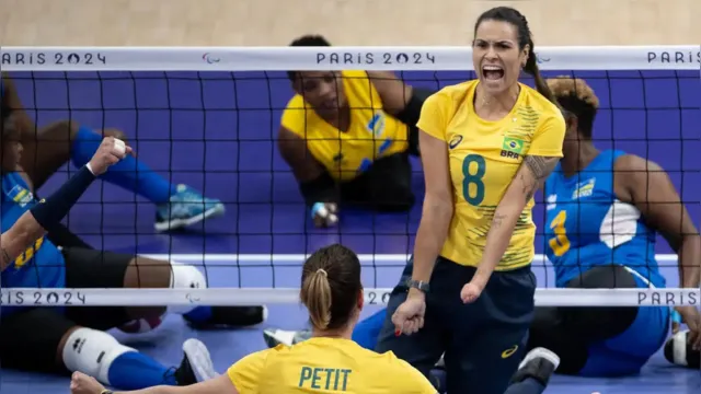 Imagem ilustrativa da notícia Brasil vence Ruanda na estreia do vôlei sentado em Paris