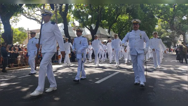 Imagem ilustrativa da notícia Desfile cívico-militar atrai multidão para avenida em Belém