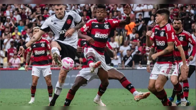 Imagem ilustrativa da notícia Jogos de futebol deste domingo (15) ao vivo : onde assistir e horário