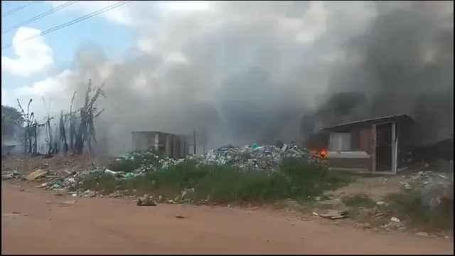 Imagem ilustrativa da notícia Incêndio atinge terreno abandonado e lixo em Águas Lindas