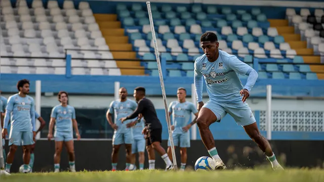 Imagem ilustrativa da notícia Paysandu encara o CRB em duelo decisivo contra a degola