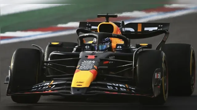 Imagem ilustrativa da notícia Verstappen domina corrida sprint e conquista vitória nos EUA