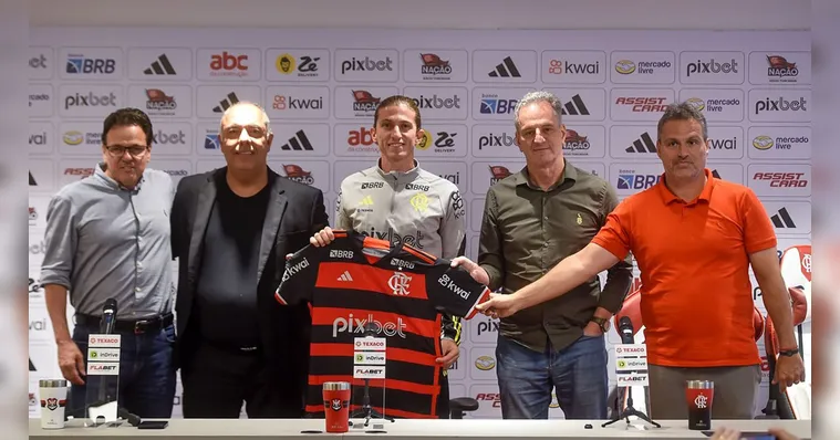 Imagem ilustrativa da notícia Filipe Luis fala em “missões” no comando do Flamengo