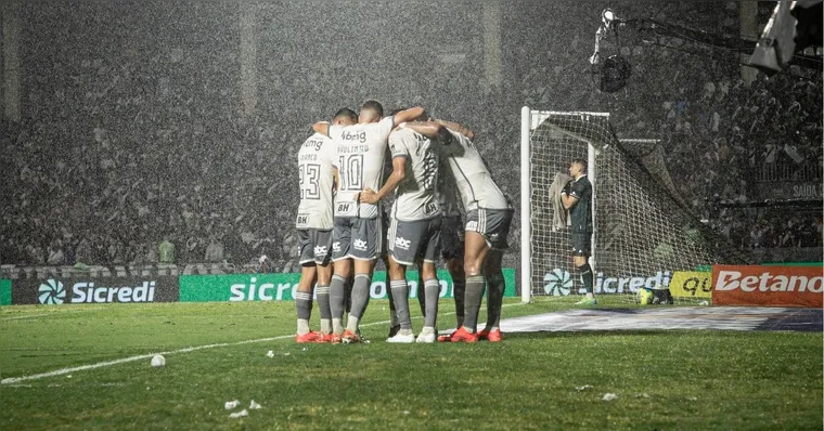Imagem ilustrativa da notícia Hulk faz golaço, elimina o Vasco e Atlético-MG está na final