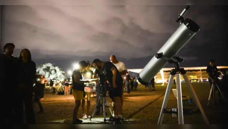 Imagem ilustrativa da notícia Cometa que passará perto da Terra poderá ser visto no Brasil