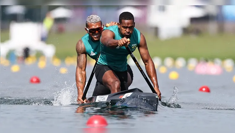 Imagem ilustrativa da notícia Isaquias Queiroz e Jacky Godmann ficam em 8º no C2 500m