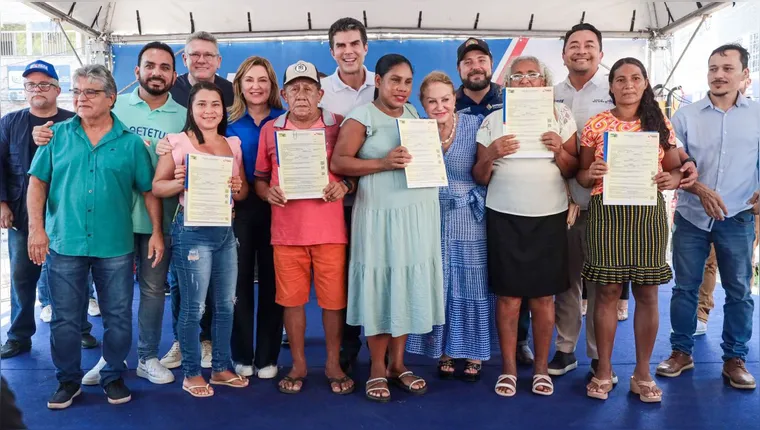 Imagem ilustrativa da notícia Governo entrega títulos de terra para agricultores de Abaeté